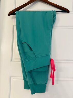 Figs Zamora Joggers in surgical mint green